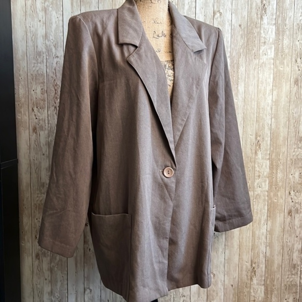 🌖 Modern Essentials Lightweight Tan Blazer
